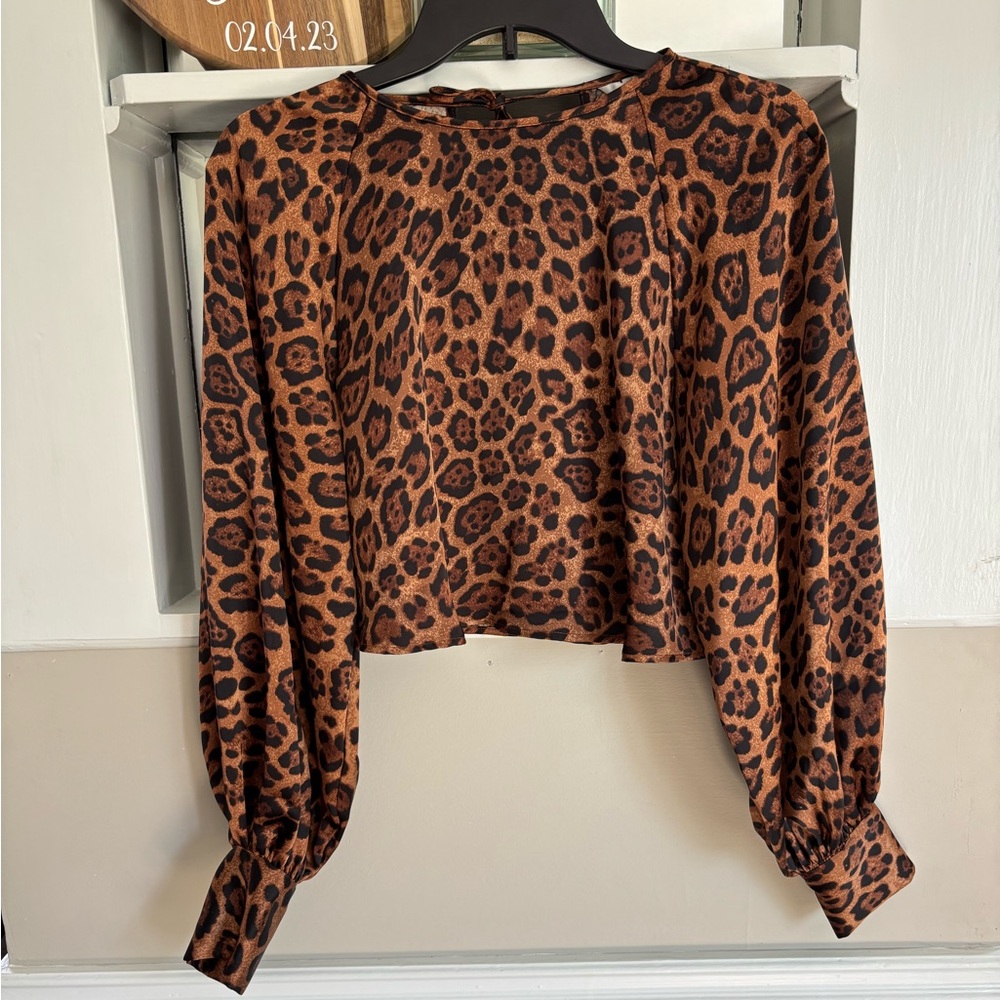 DONATED ITEM - H&M - Leopard Print Women's Top